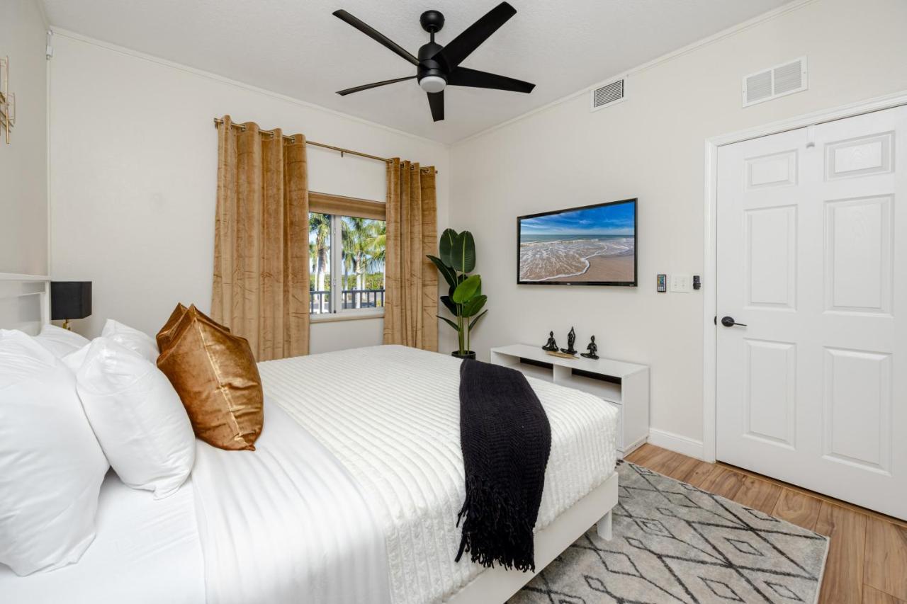 Elegant Waterfront Place For Two/Boca Ciega Resort St. Petersburg Dış mekan fotoğraf